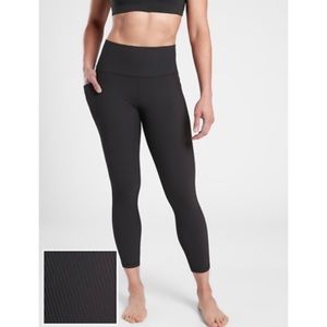 EUC Athleta Salutation Stash Rib Legging. Size M.